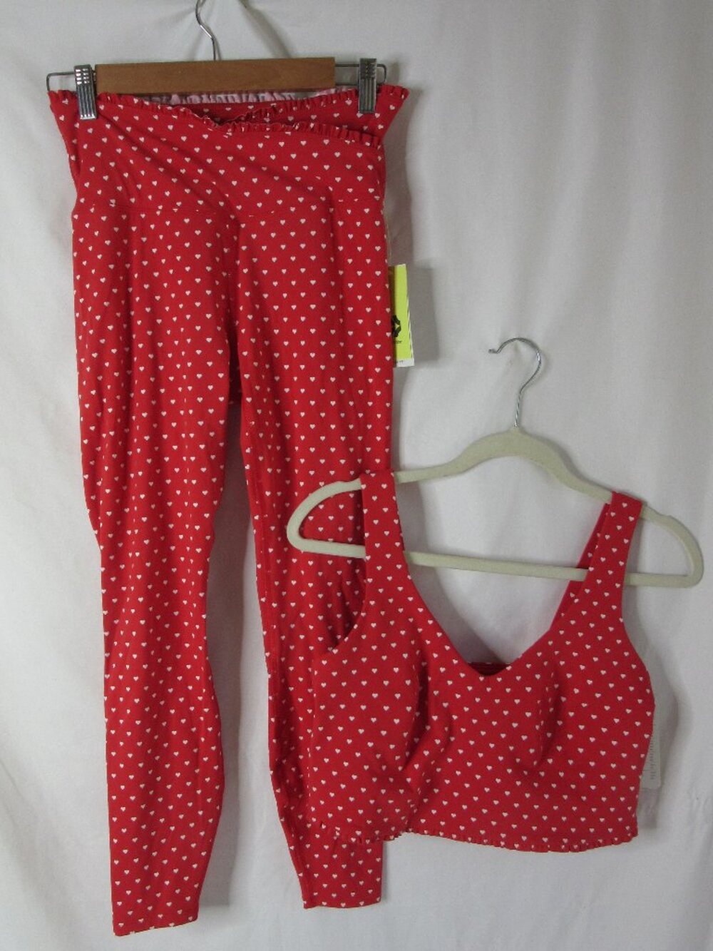 All in Motion 2 Piece Leggings & Bra Set Red Hearts Soft Size Medium Large NWT